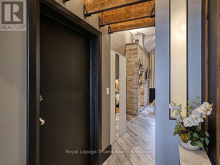 Property Photo: 12 King Street West 1 ON N5C 2J3