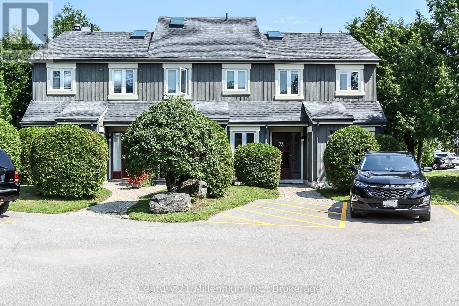 Property Photo: 149 Fairway Crescent 73 ON L9Y 5B4