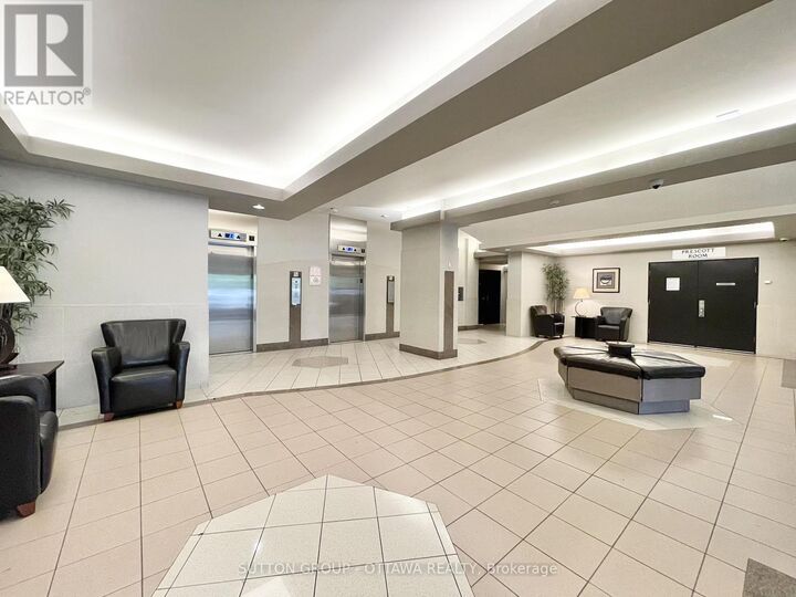 Property Photo:  900 Dynes Road 704  ON K2C 3L6 