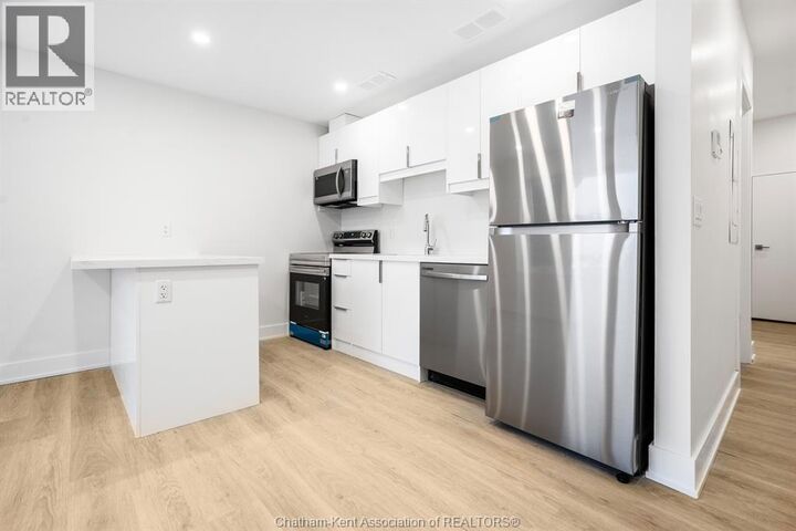 Property Photo: 153 King Street West 6 ON N7M 1E4