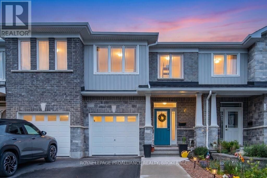 Property Photo:  1560 Davenport Crescent  ON K7P 0H7 