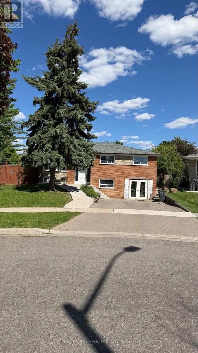 Property Photo: 3796 Wyewood Road ON L4T 2A2