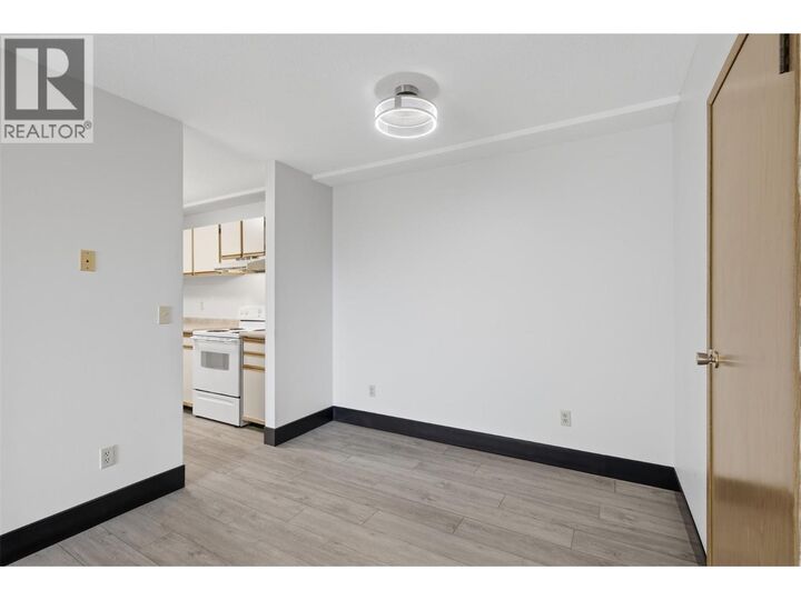 Property Photo: 44 Whiteshield Crescent South 102 BC V2E 2J1