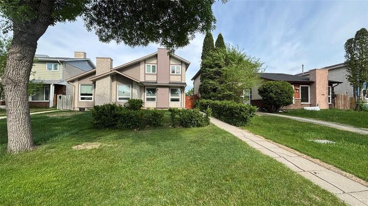 Property Photo: 111 Albina Way MB R2R 1G5