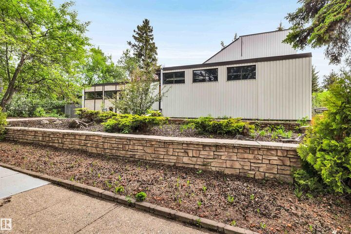 Property Photo: 26 Sable Crescent AB T8N 0H1