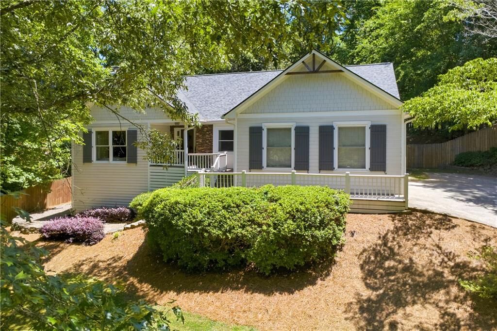 Property Photo: 2910 Canon Court GA 30041