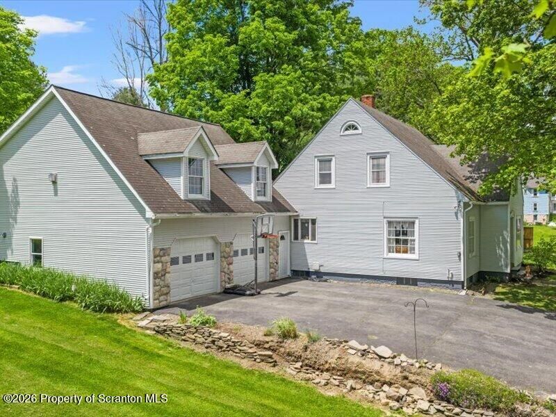 Property Photo:  71 Pleasant Avenue  PA 18465 