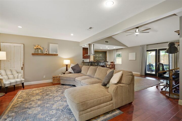 Property Photo:  10710 Overbrook Lane  TX 77042 