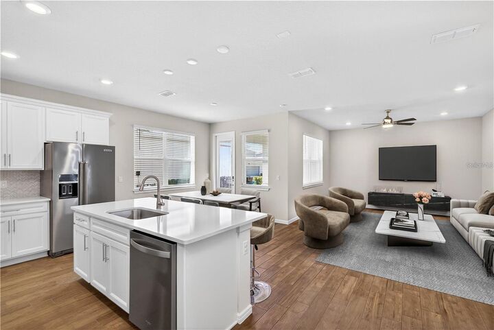 Property Photo: 14250 Lanikai Beach Drive FL 32827