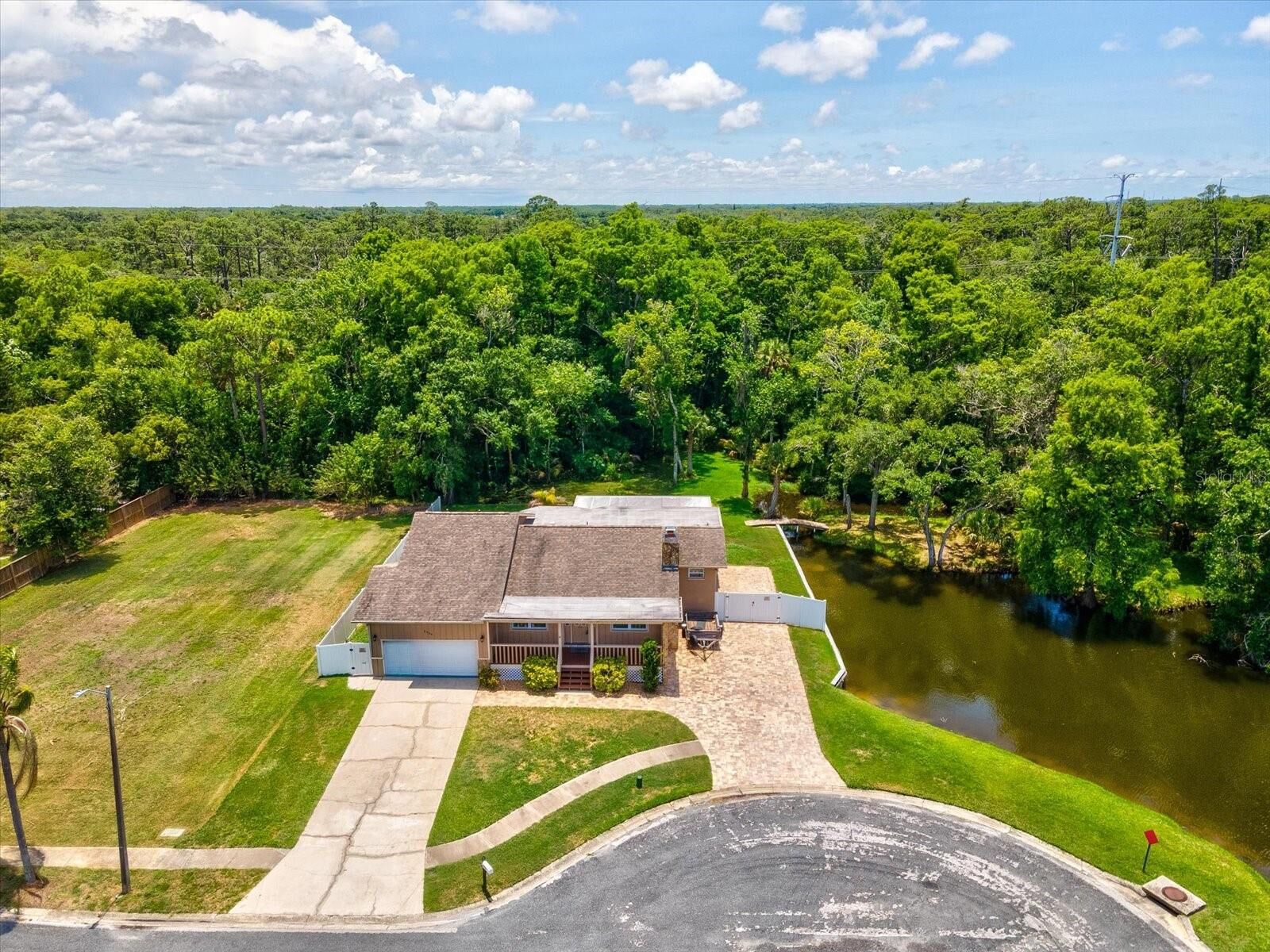 Property Photo: 5904 Springrun Court FL 34690