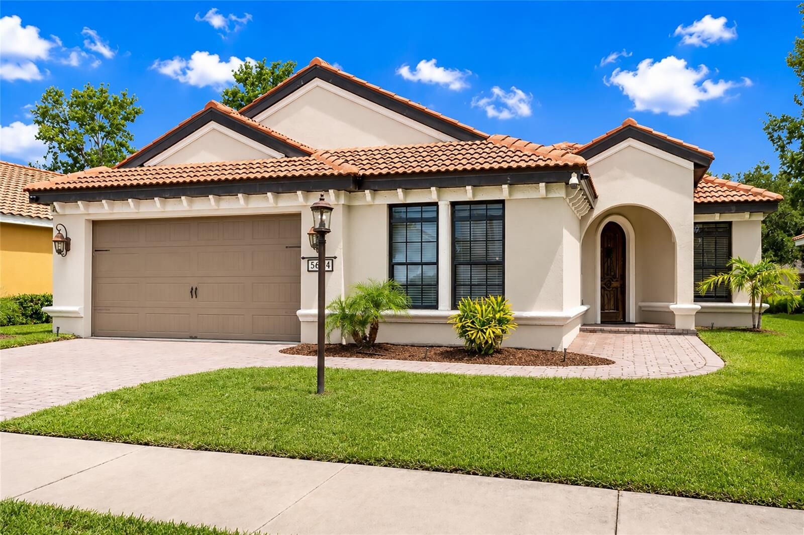 Property Photo:  5624 Aaron Court  FL 34232 