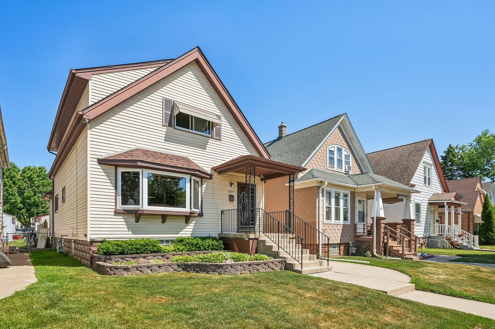 Property Photo:  2354 S 32nd St  WI 53215 