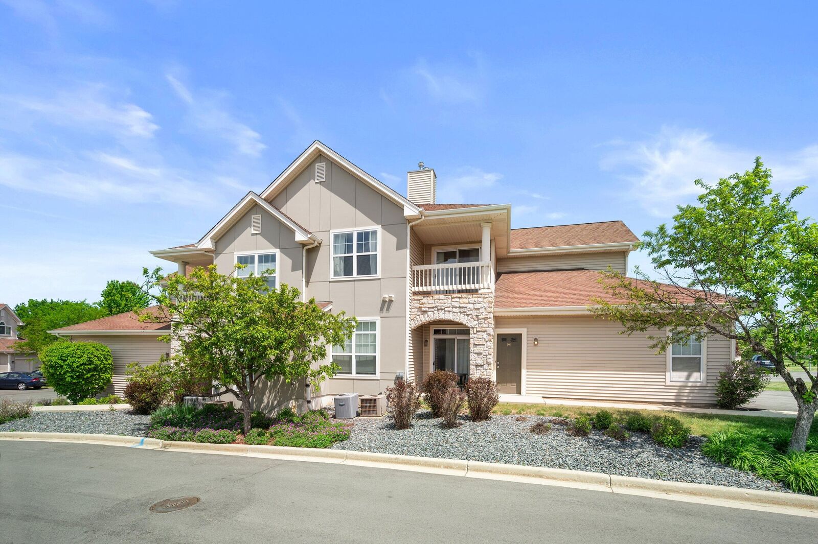 Property Photo:  9301 Cobblestone Way  WI 53132 