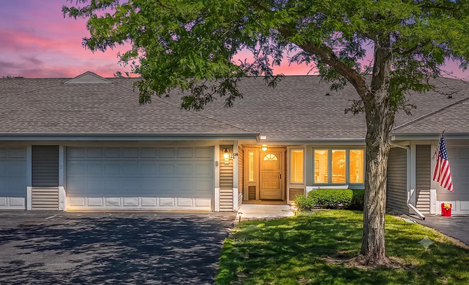 Property Photo: 11014 Mequon Square Dr WI 53092