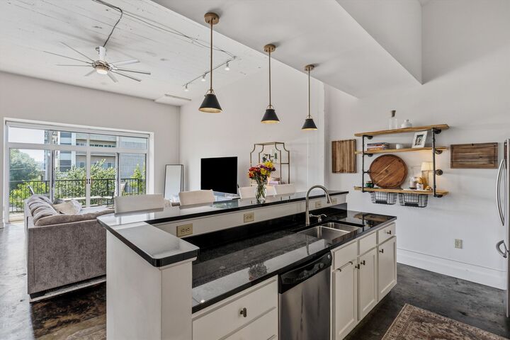 Property Photo:  648 Riverside Dr 204  TN 38103 