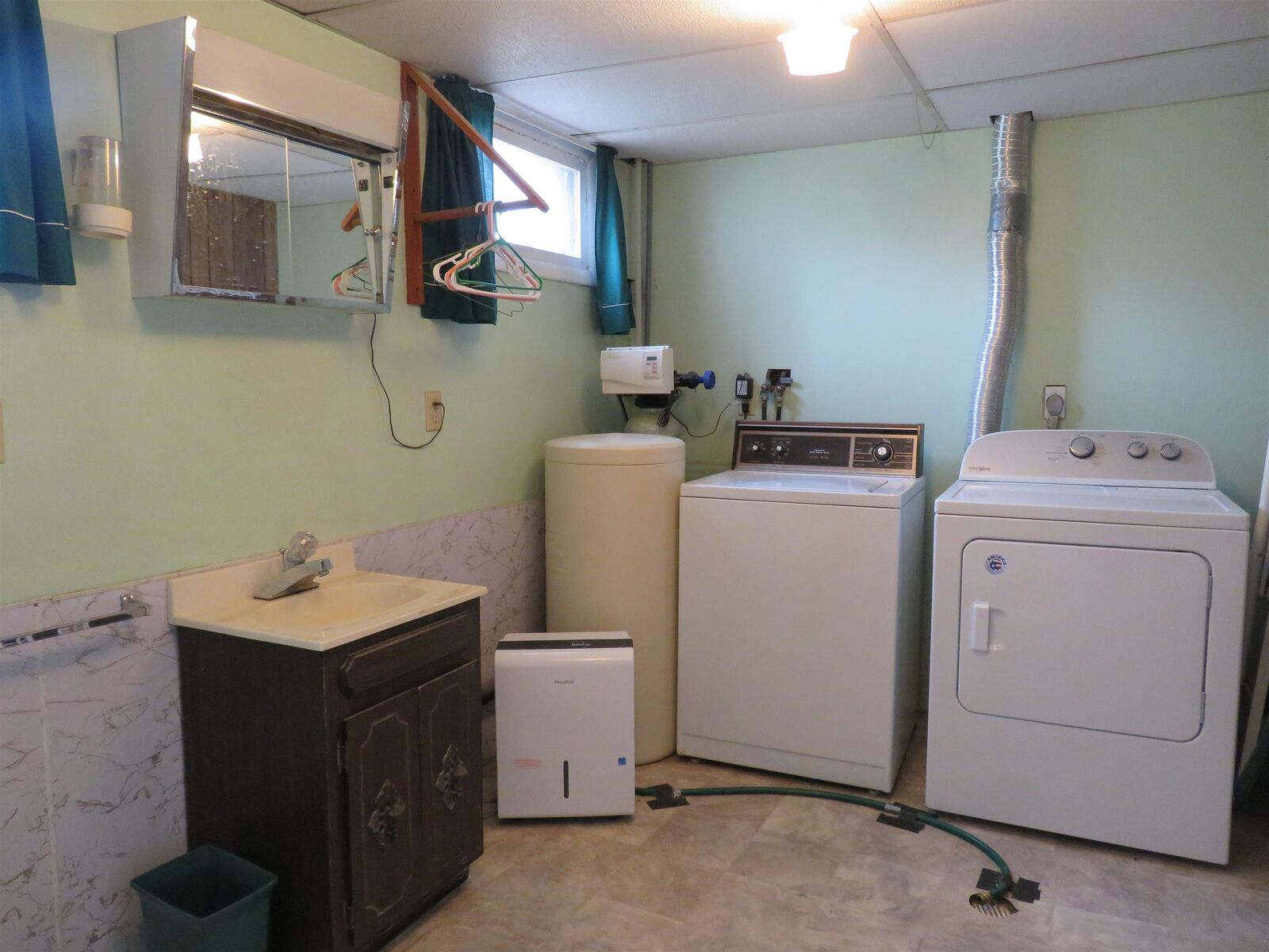 Property Photo:  1118 Canal Street  SD 57730 
