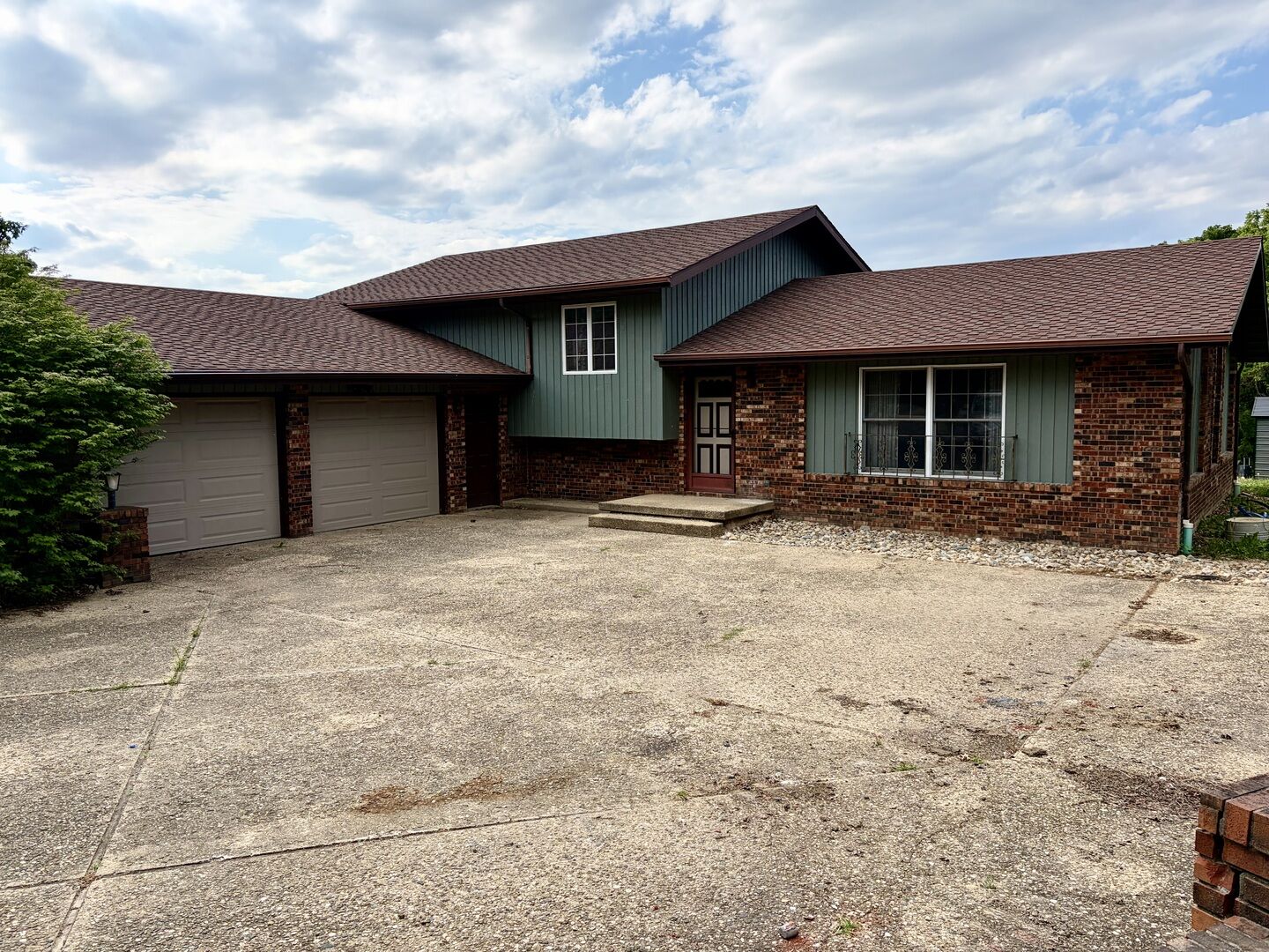 Property Photo: 8819 Oak Drive IL 61727