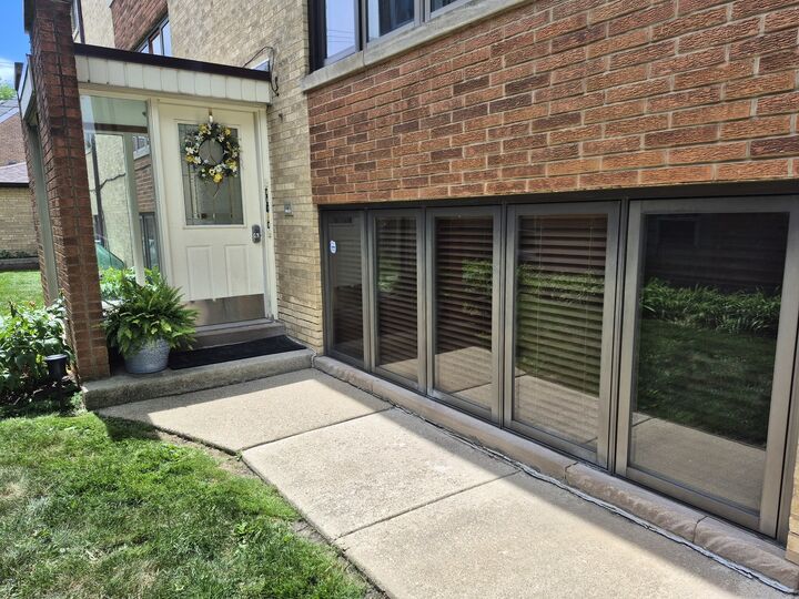 Property Photo:  5855 W Higgins Avenue Gf  IL 60630 