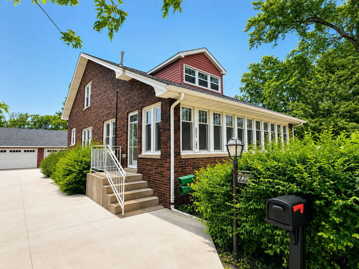 Property Photo:  285 Chestnut Street  IL 60002 