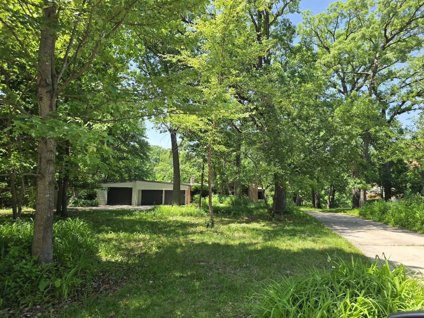 Property Photo:  1620 Cambridge Avenue  IL 60422 