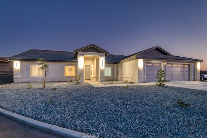 Property Photo: 19707 Roanoke Road CA 92307