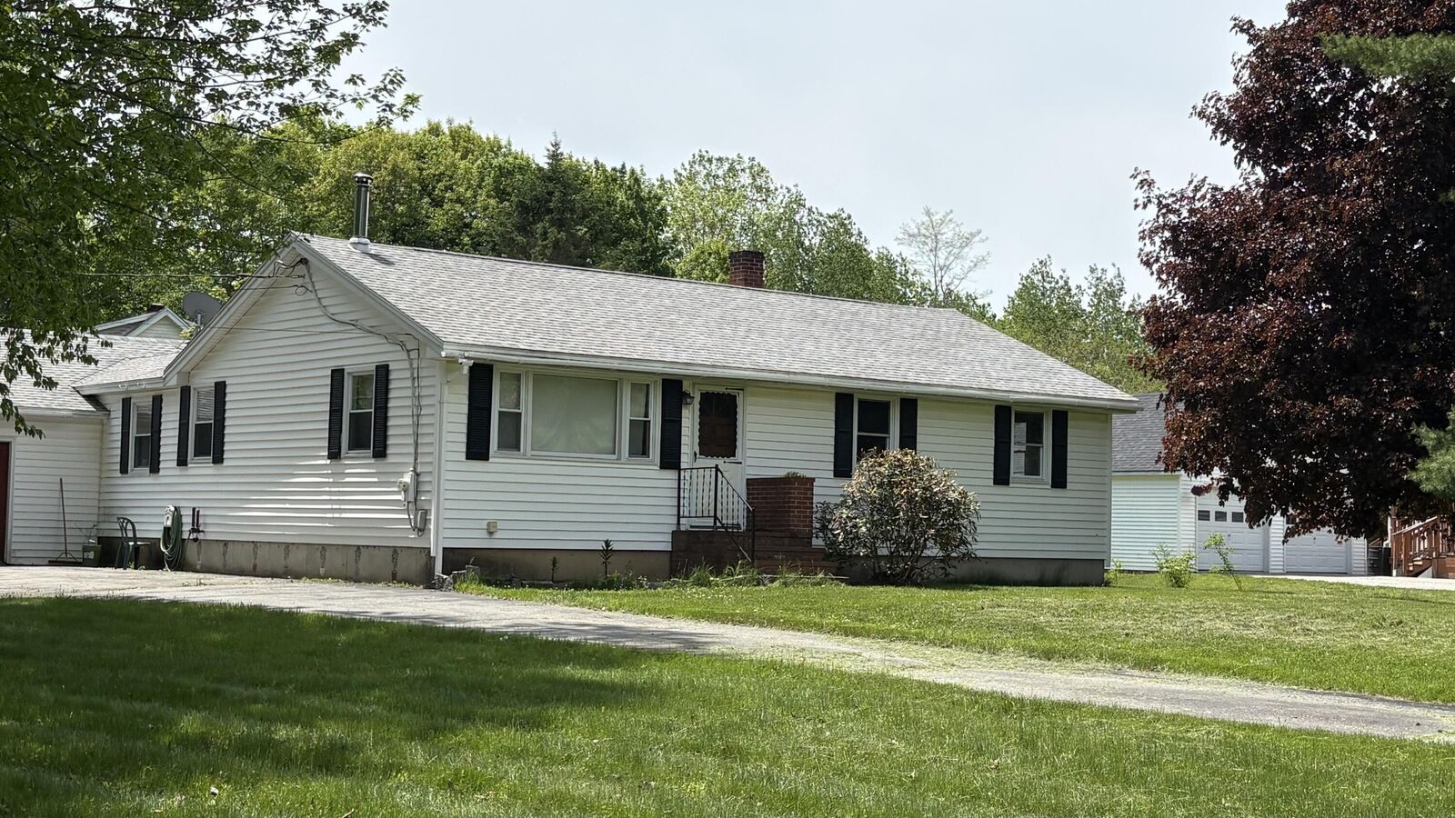 Property Photo:  2 Sunrise Circle  ME 04330 