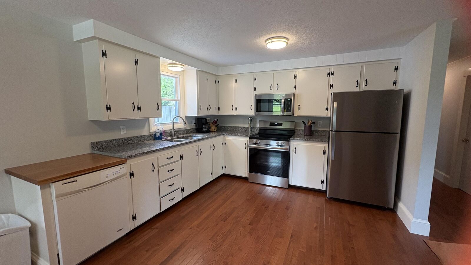 Property Photo: 2 Sunrise Circle ME 04330