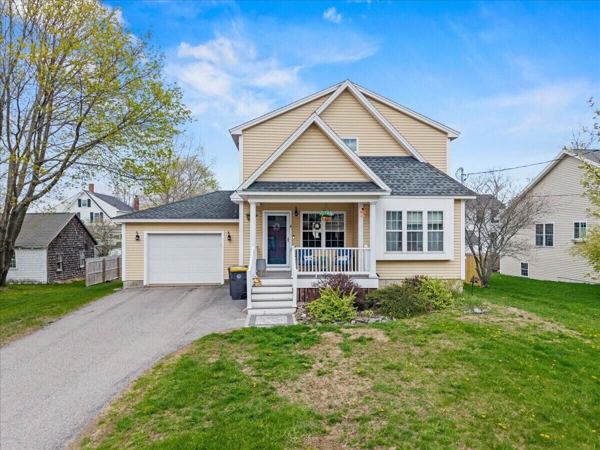 Property Photo:  8 Fairfield Road  ME 04074 