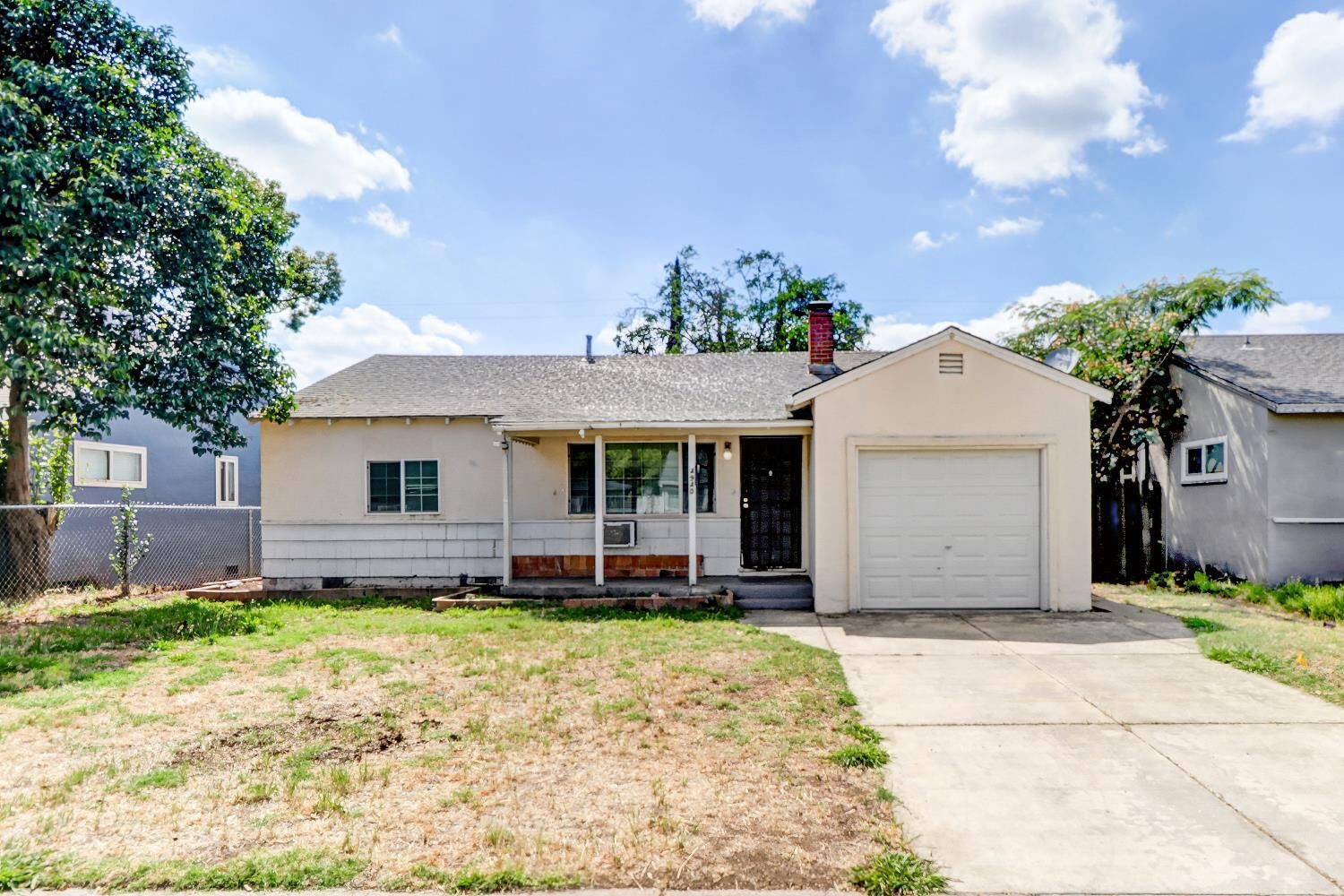Property Photo: 4940 Whittier Drive CA 95820
