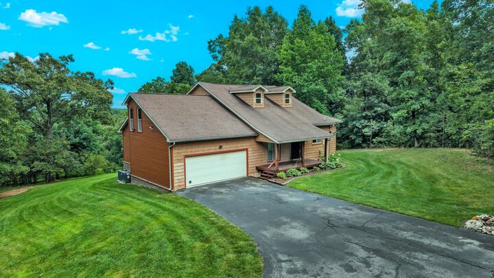 Property Photo:  250 Outlet Road SE  TN 37323 