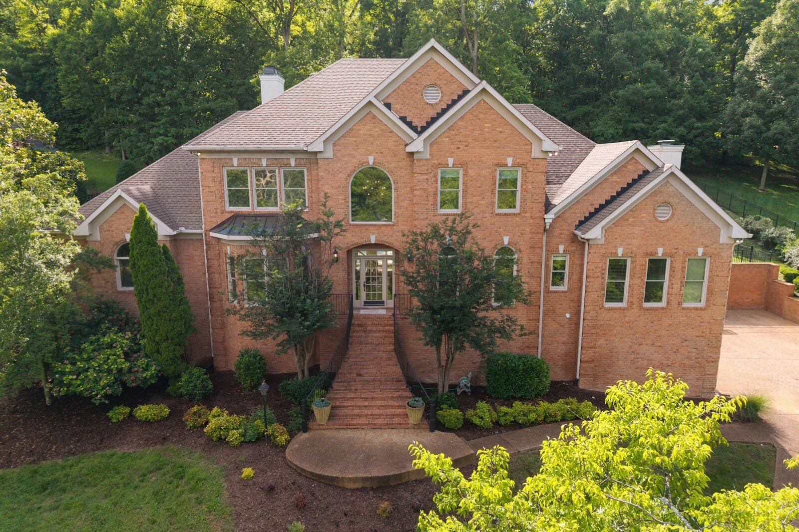 Property Photo:  537 Grand Oaks Dr  TN 37027 