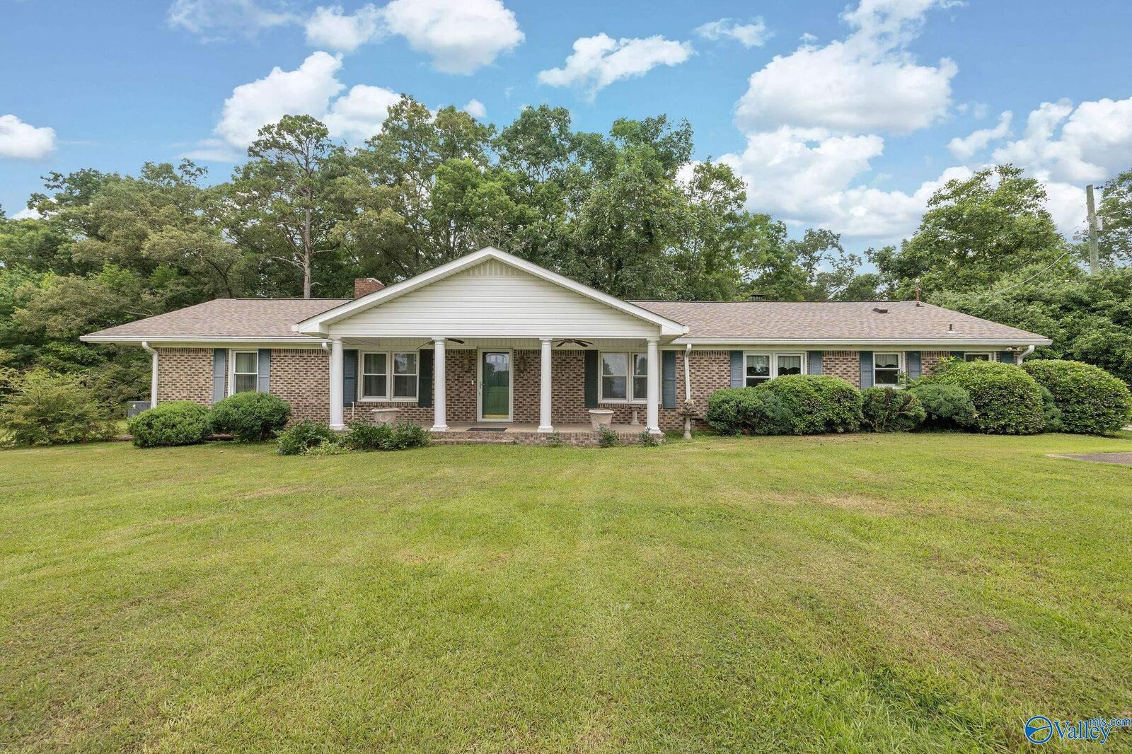 Property Photo: 247 Willow Tree Lane AL 35175