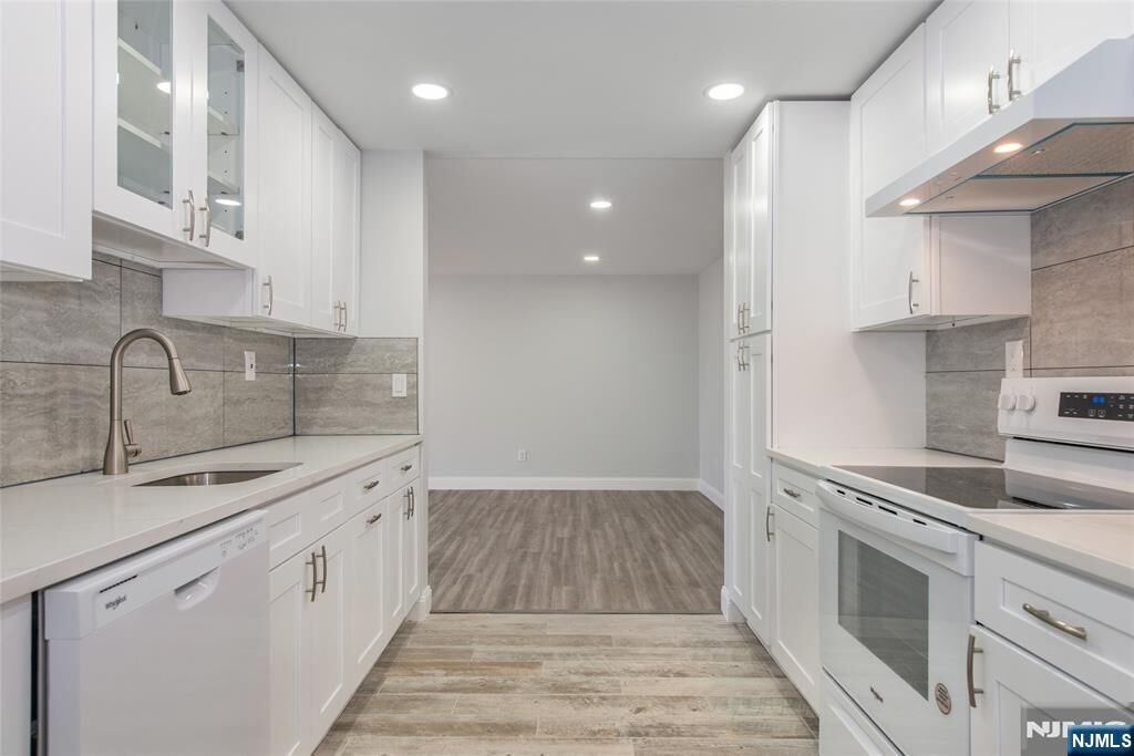 Property Photo:  446 Passaic Street 3F  NJ 07601 