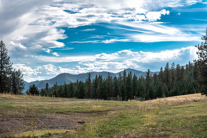 Property Photo:  814 Quartz Road  MT 59872 