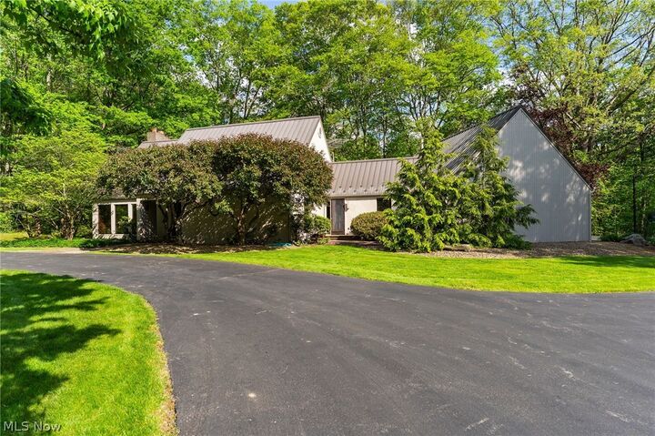 Property Photo:  2941 Howland Wilson Road NE  OH 44484 
