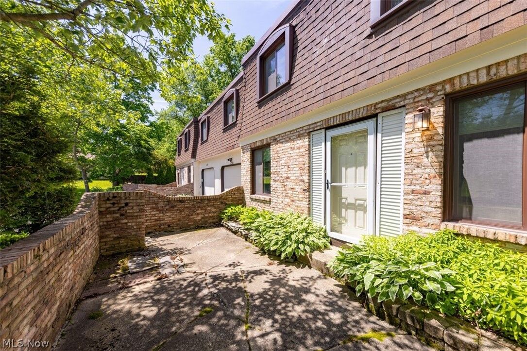 Property Photo:  1651 Mentor Avenue 2705  OH 44077 