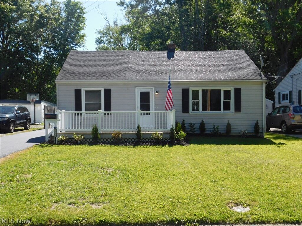 Property Photo:  1283 Waverly Road  OH 44095 