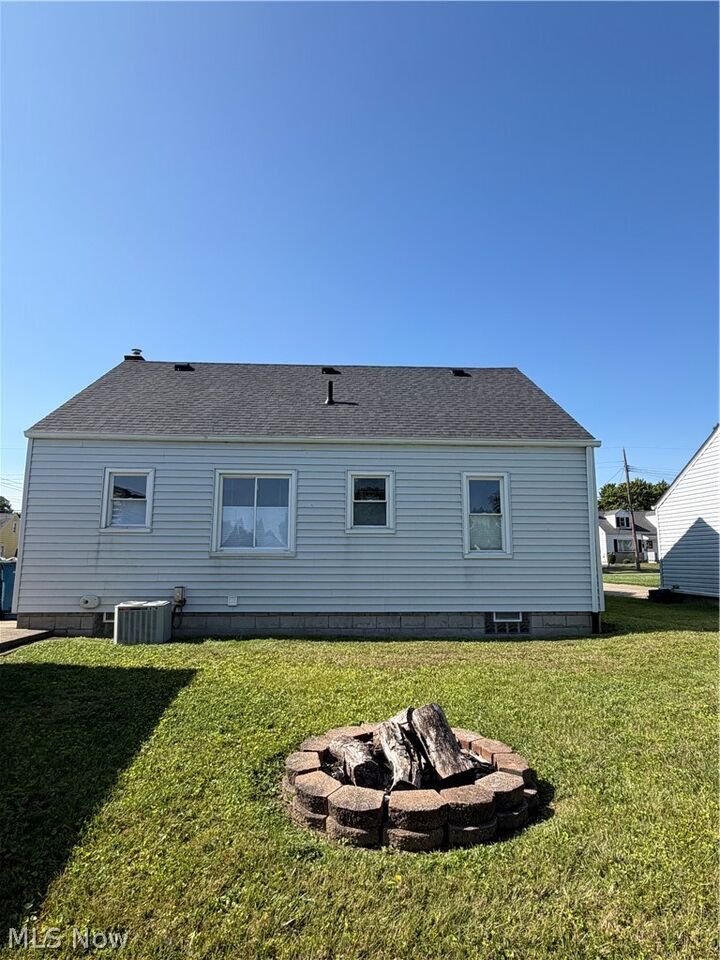 Property Photo: 187 Helena Drive OH 44471