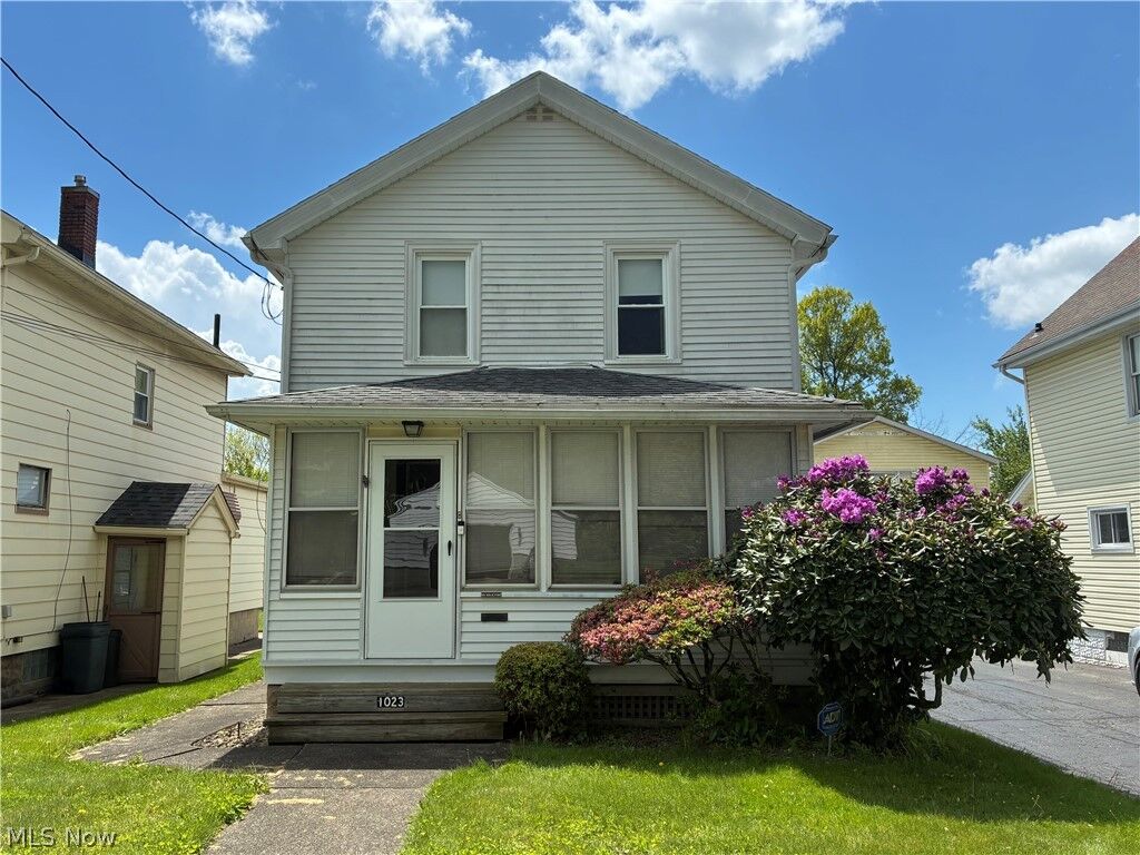 Property Photo:  1023 South Street  OH 44446 