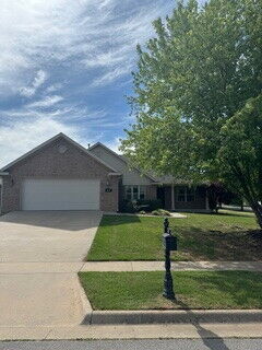 Property Photo: 433 N Drewrys Bluff Drive AR 72704