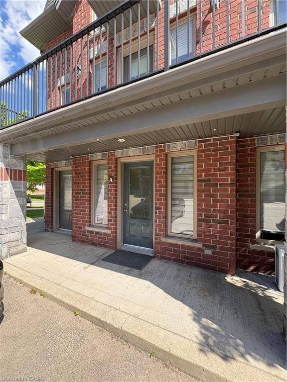 Property Photo:  489 East Avenue A  ON N2H 1Z7 