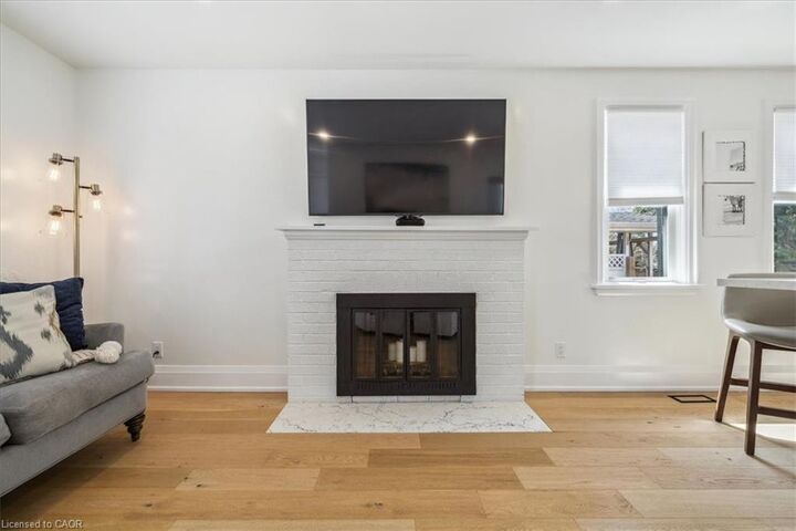Property Photo: 2113 New Street Upper ON L7R 1H7