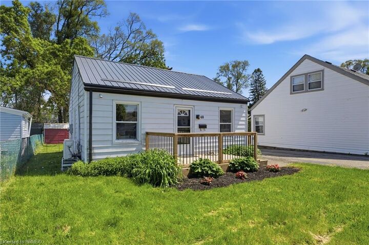 Property Photo: 48 Seventh Avenue ON N3S 1B4