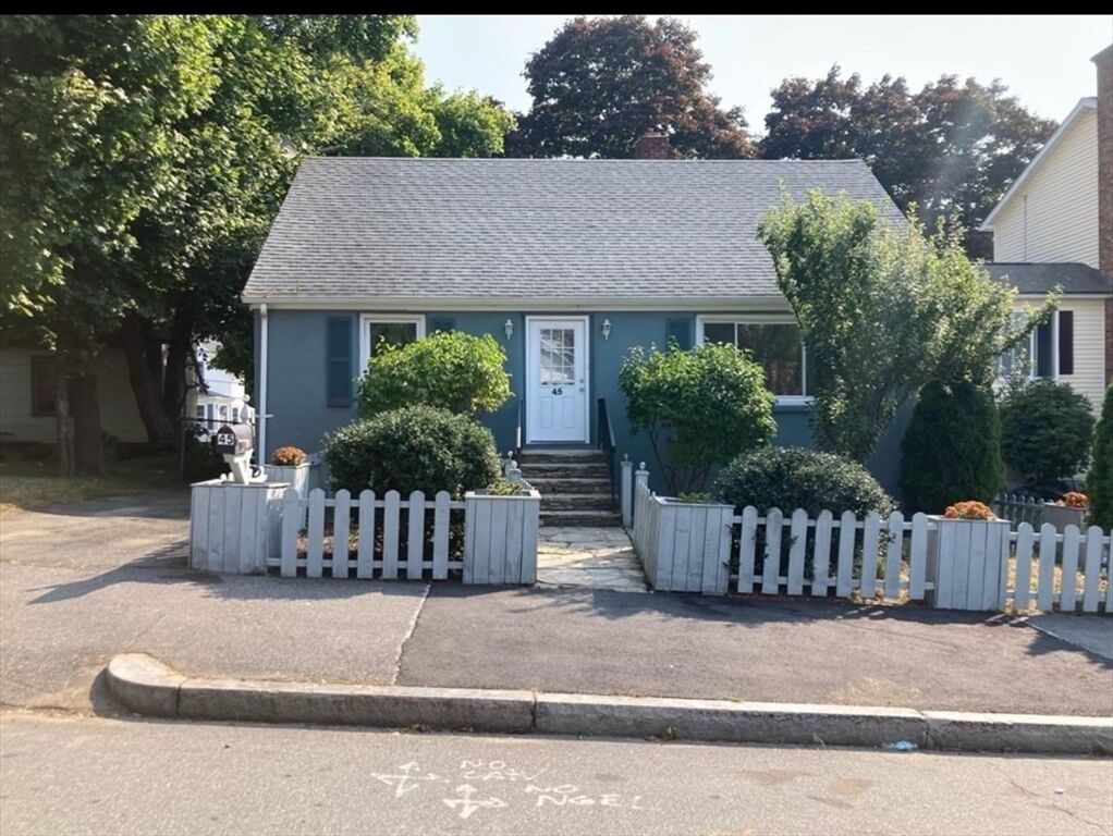 Property Photo:  45 Pilgrim Ave  MA 01604 