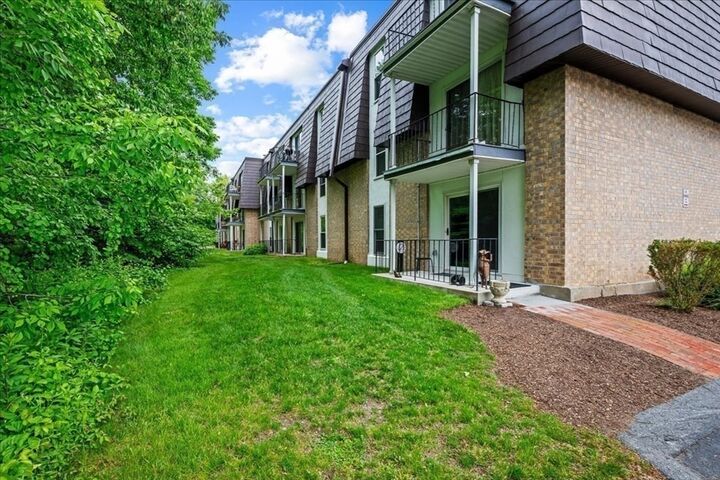 Property Photo:  23 Shadowbrook Ln 10  MA 01757 