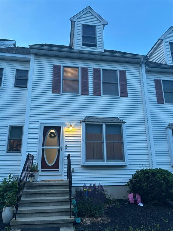 Property Photo: 955 Pleasant St 4 MA 02189