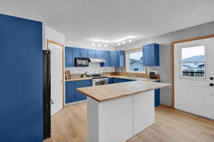 917 High Park Way NW — photo 1