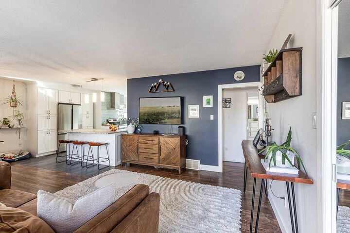Property Photo:  683 7 Street SW  AB T1A 4K9 