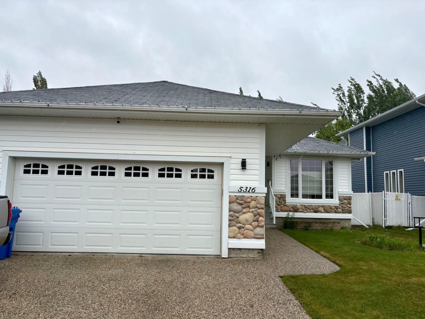 Property Photo:  5316 43 Street  AB T9A 3T1 