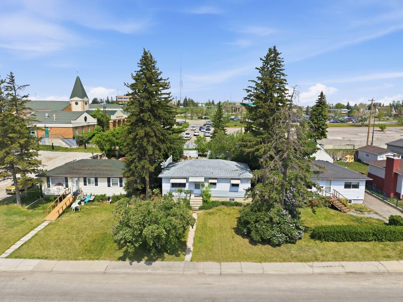 Property Photo: 2806 9 Avenue SE AB T2A 0B9
